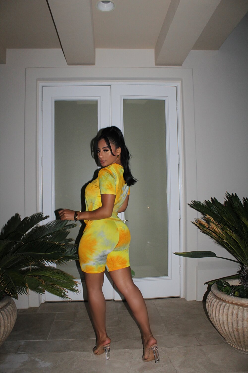 Too Comfortable - Yellow
